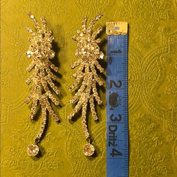 NWT Elegant Silver Crystal Rhinestone Earrings Clip On - Picture 10 of 15